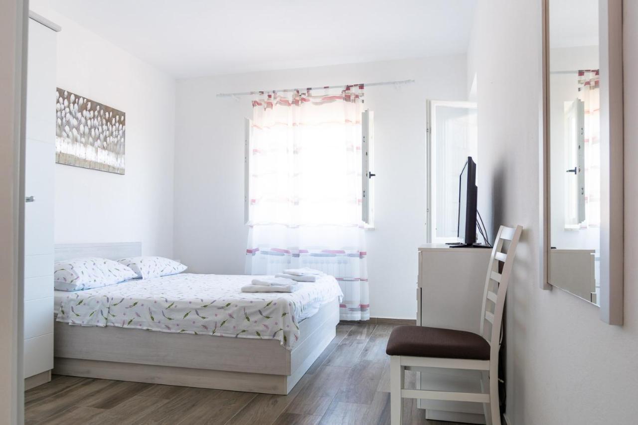 Apartmani Fides 룸바르다 외부 사진