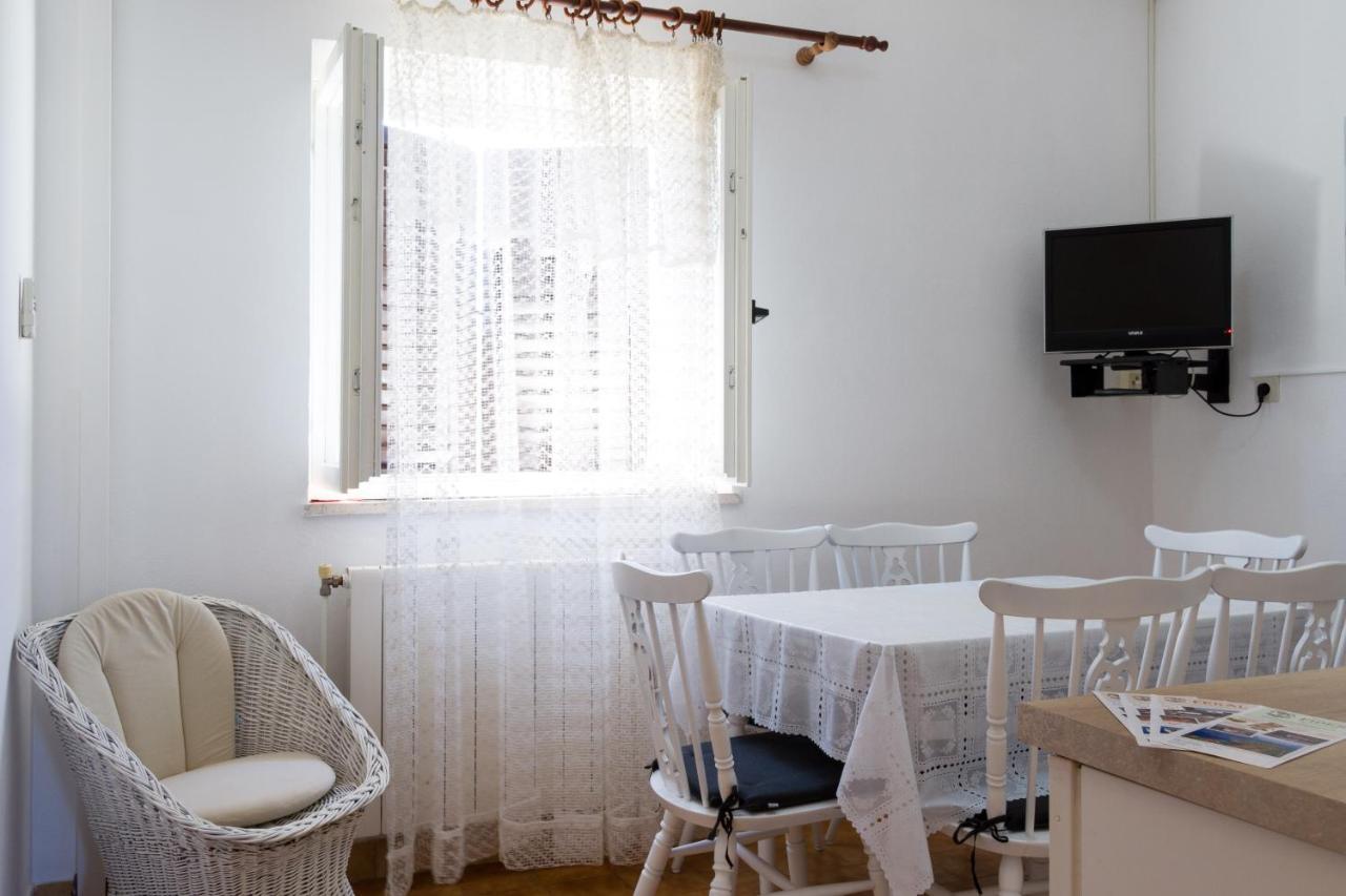 Apartmani Fides 룸바르다 외부 사진