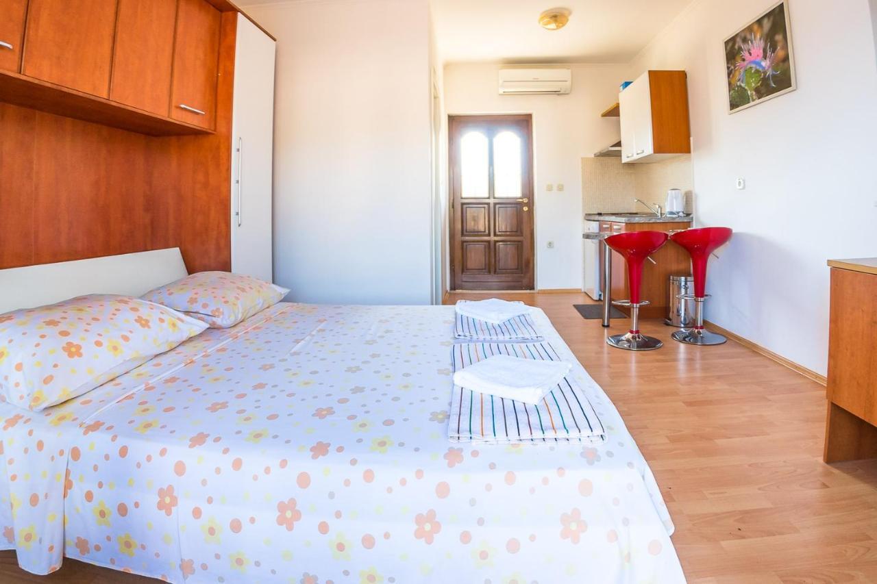 Apartmani Fides 룸바르다 외부 사진